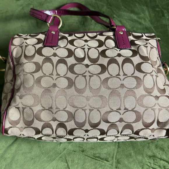AUTHENTIC COACH PURSE F24884 SIGNATURE, GREAT CONDITION W/ REMOVABLE STRAP USED - Picture 3 of 13